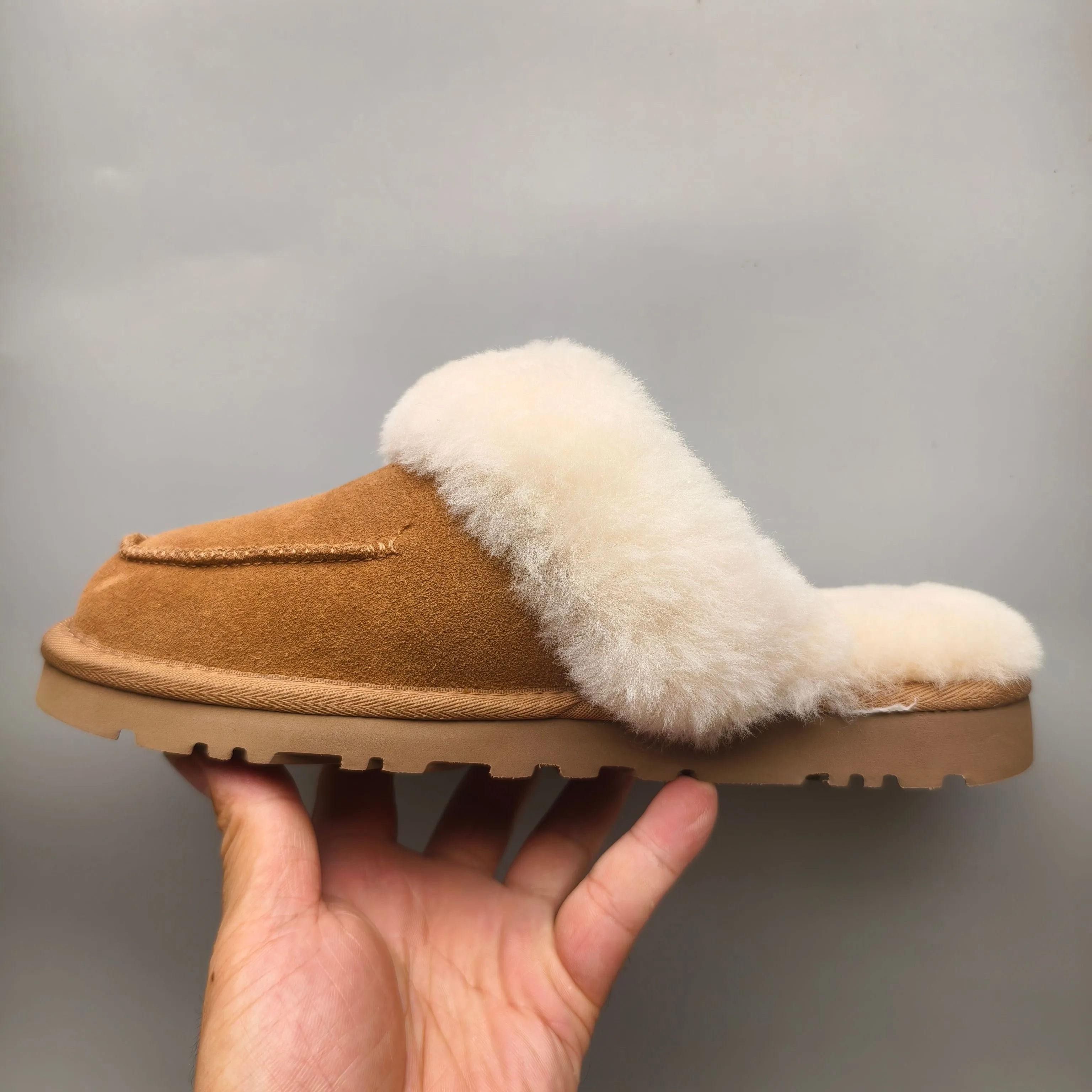 💰400 UGG sheepskin all-in-one snow boots 4571 casual home slippers color: black maroon matching size: 35-40